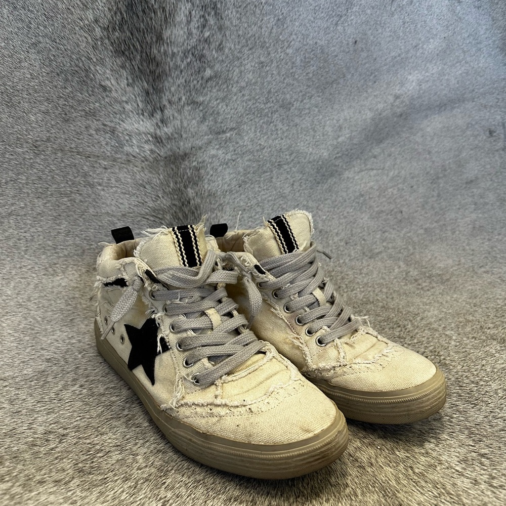 High-Top Sneakers with Black Star